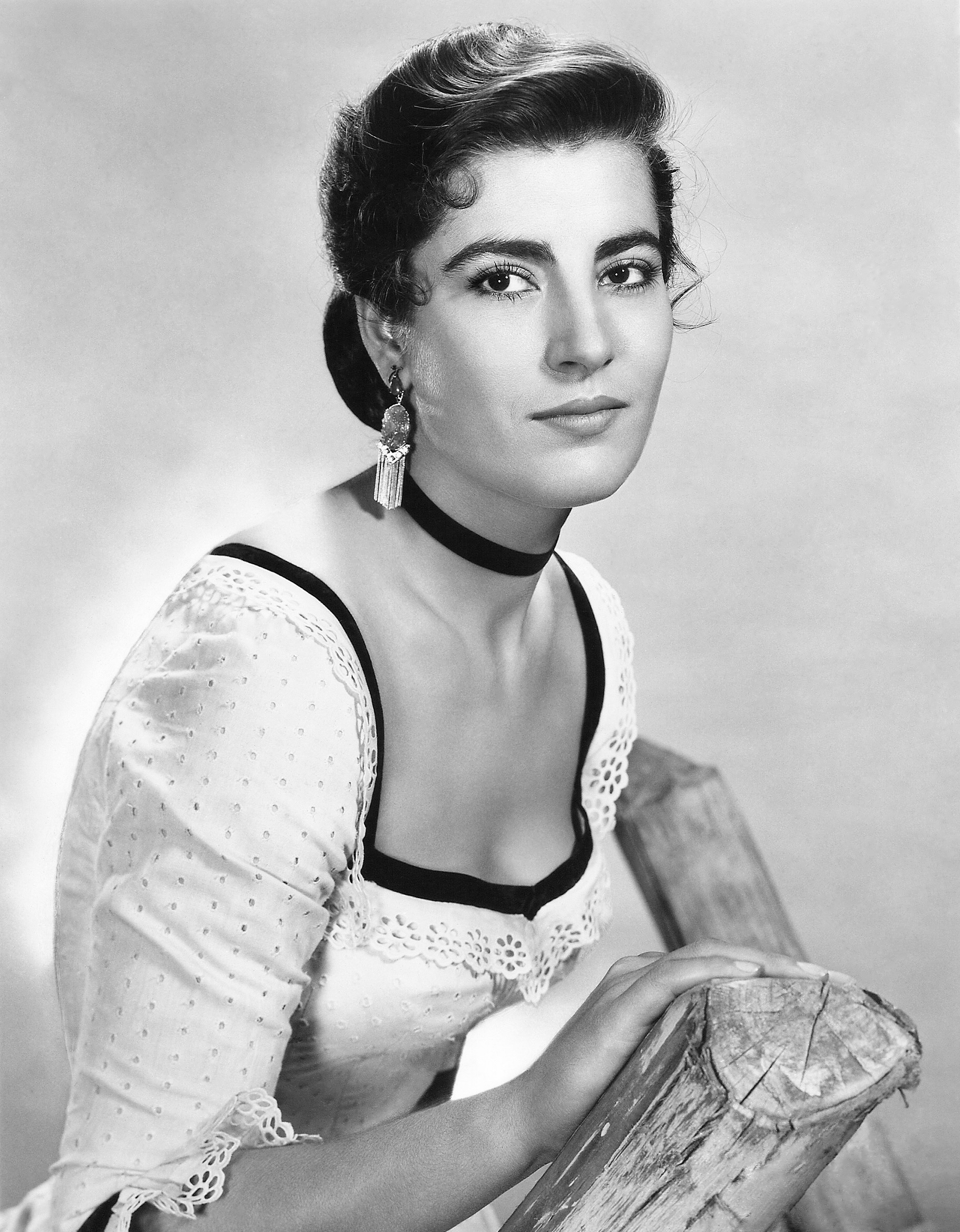 Irene Papas Annex